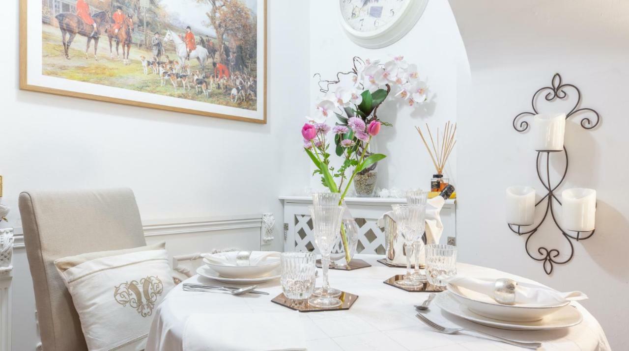 M Empire Villa Rome Bagian luar foto