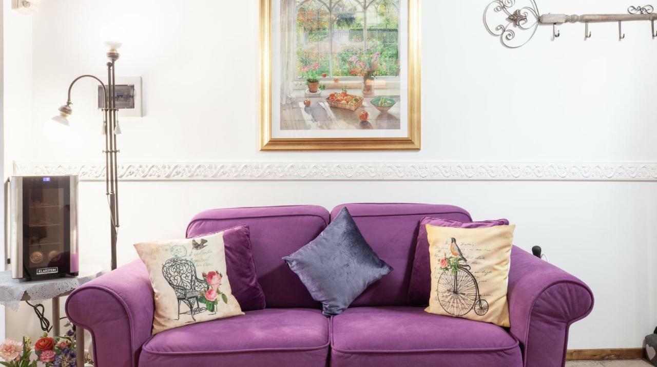 M Empire Villa Rome Bagian luar foto