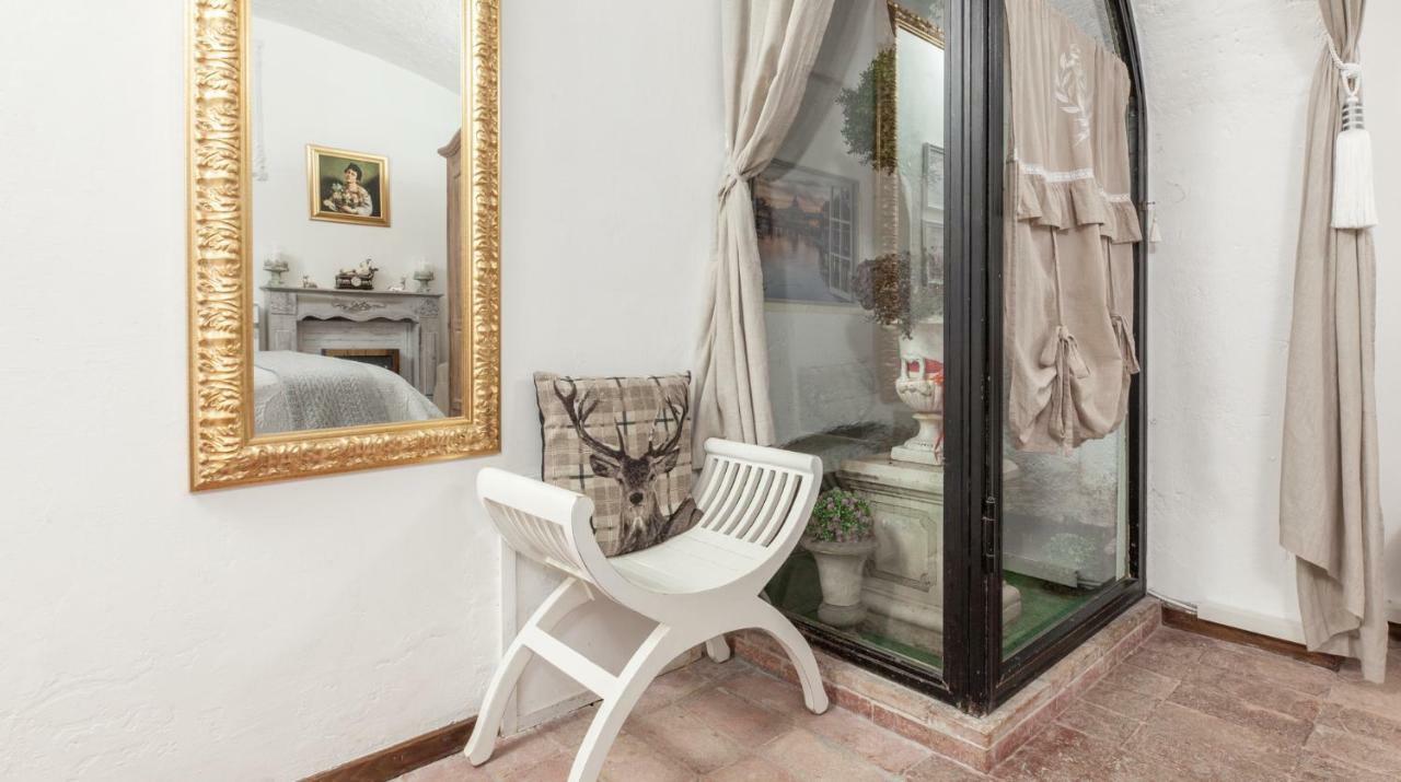M Empire Villa Rome Bagian luar foto